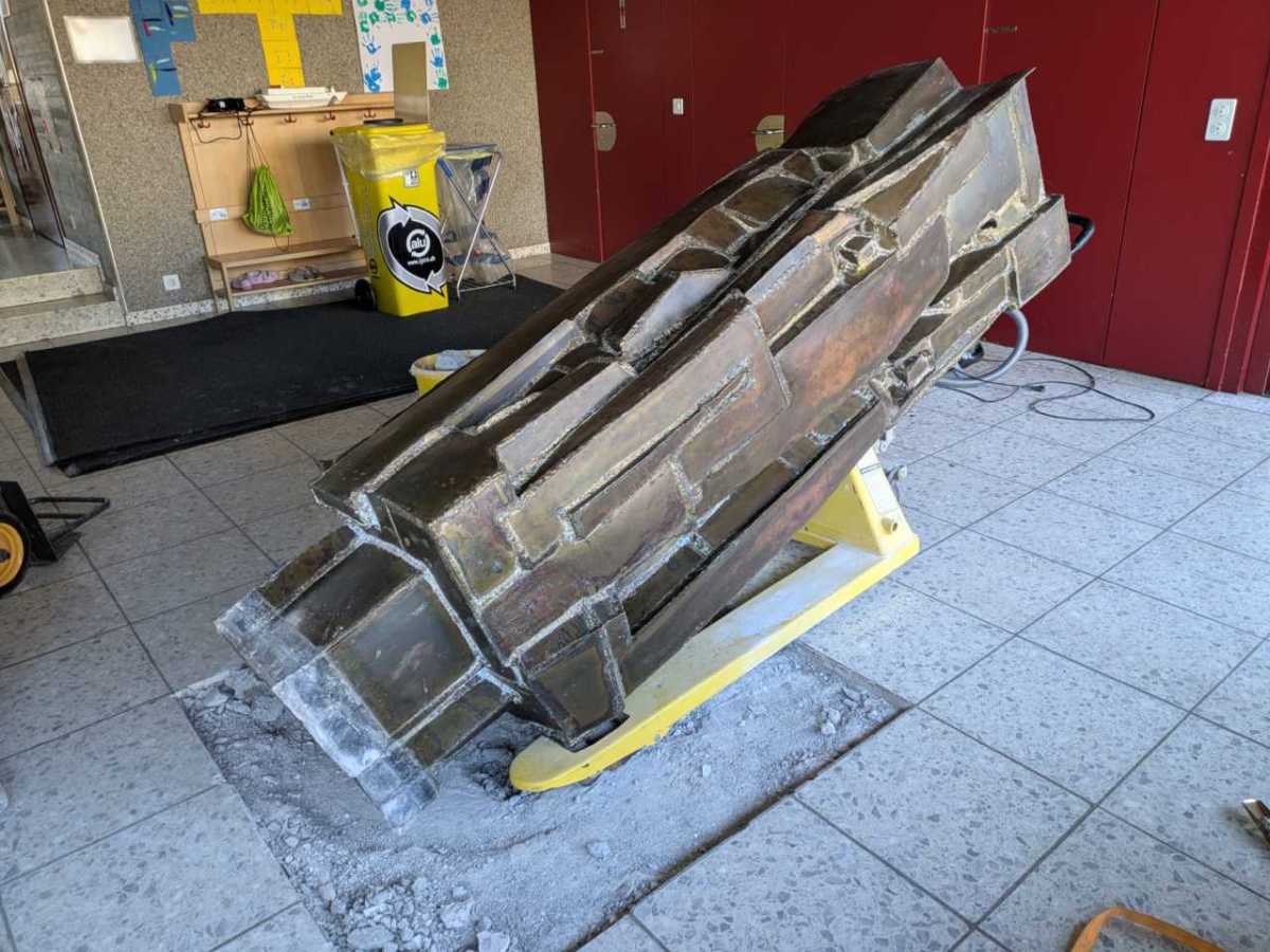 Erwin Rehmanns Bronzeplastik im Primarschulhaus wurde&nbsp;versetzt